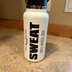 Official SWEAT tour Hydro Flask
